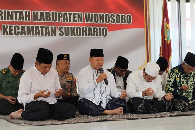 DOA BERSAMA DALAM RANGKA PEMBUKAAN RANGKAIAN PERINGATAN HARI JADI WONOSOBO KE 200